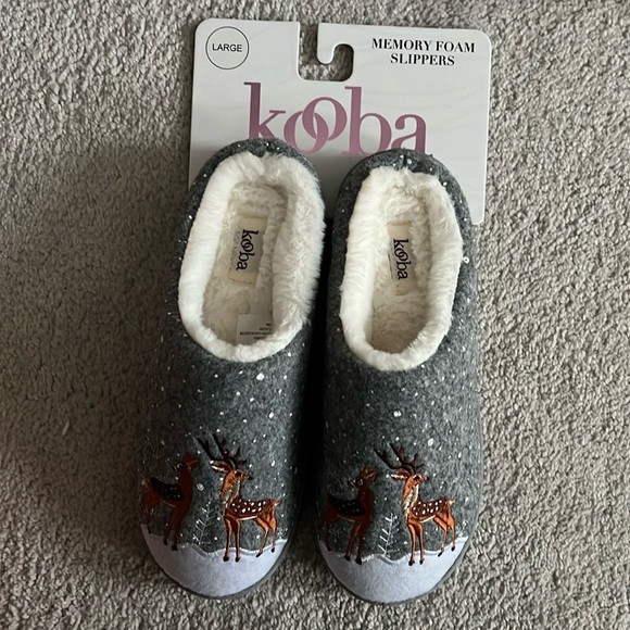 ❌SOLD ❌KOOBA Memory foam slippers - Size large (fits more of a 7-8) - Picture 2 of 4